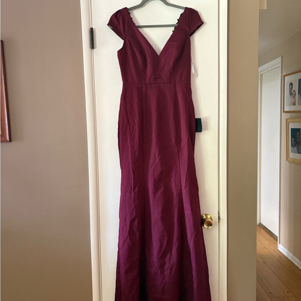 Lulu's Elegant Burgundy Evening Gown
